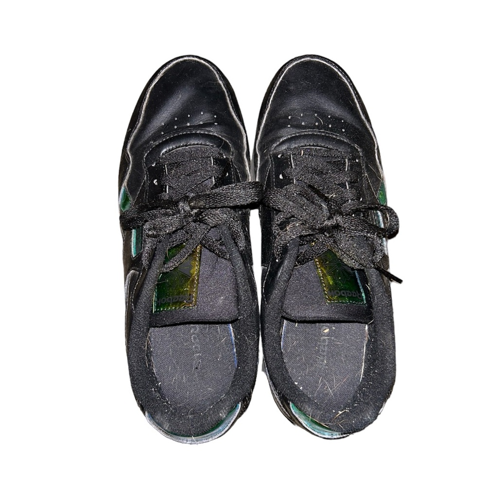 Size 8 Women’s Reebok shoes